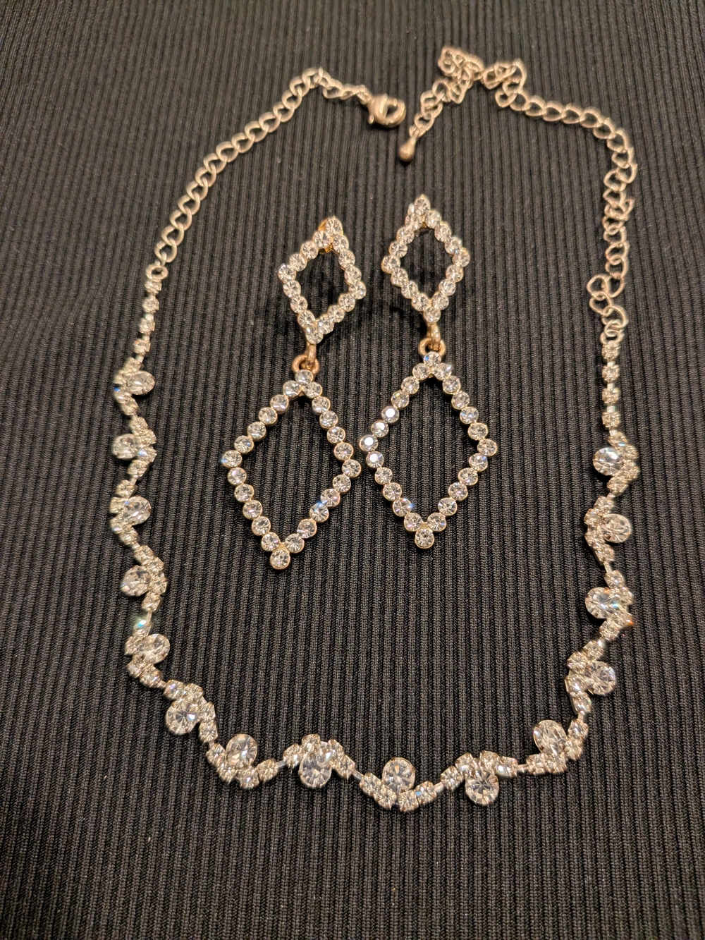 B#4:Gold-Tone Crystal Necklace19" and Drop Earrings Set Vintage 2007s